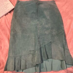 BCBG MAXAZRIA Sz 8 Suede Leather Teal Pencil Skirt 100% Leather 29”w. Z41
